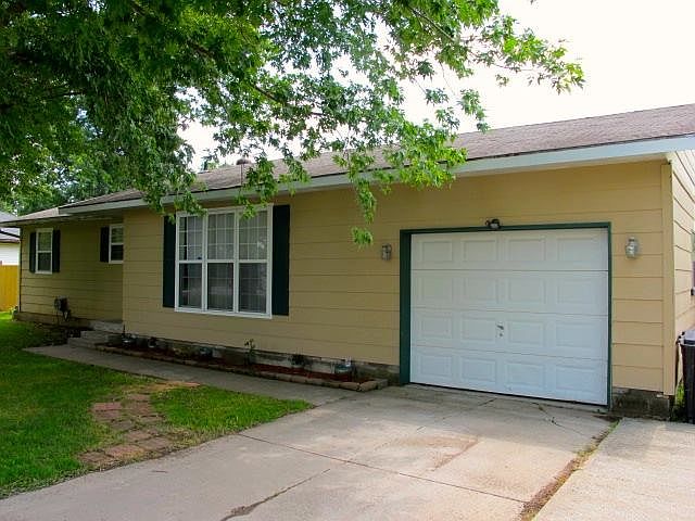 1st image of 7102 SE Bobwhite Ln