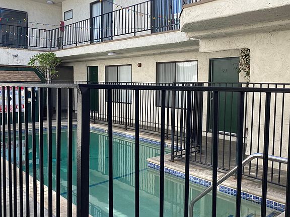 3rd image of 6710 Woodley Ave APT 10
