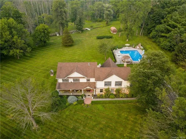 32 Leo Lane, Poughquag, NY 12570