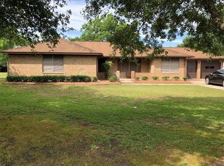 107 Jamison Dr, Angleton, TX 77515