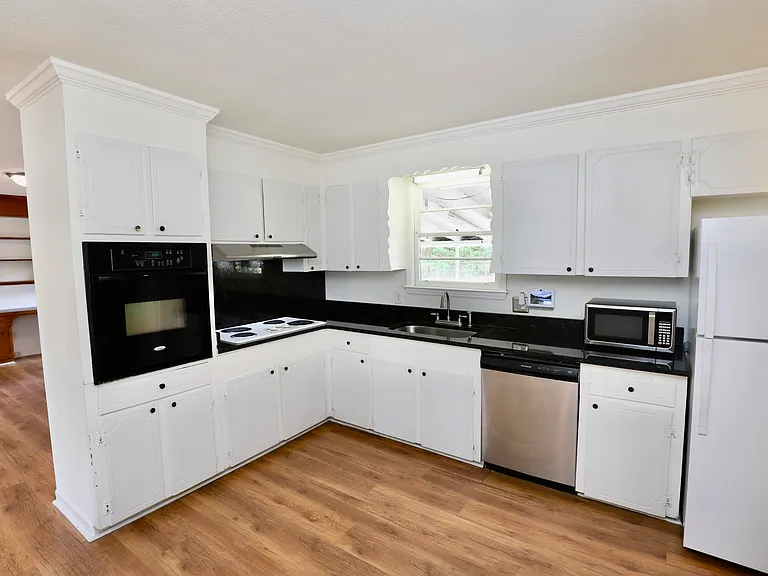 1912 Dominion Dr — Photo 25