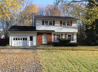 405 Birchwood Blvd, Baldwinsville, NY 13027