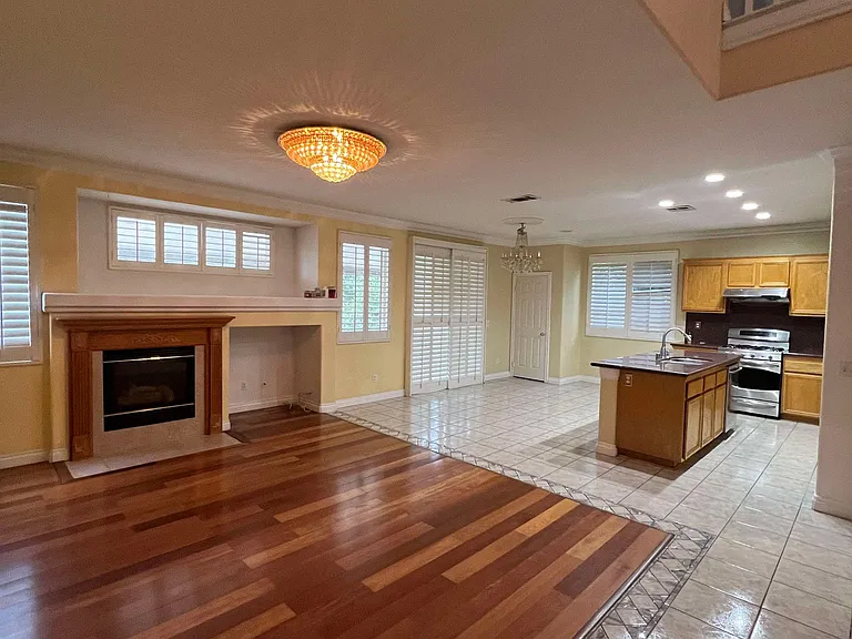 148 E Hazeltine St — Photo 4