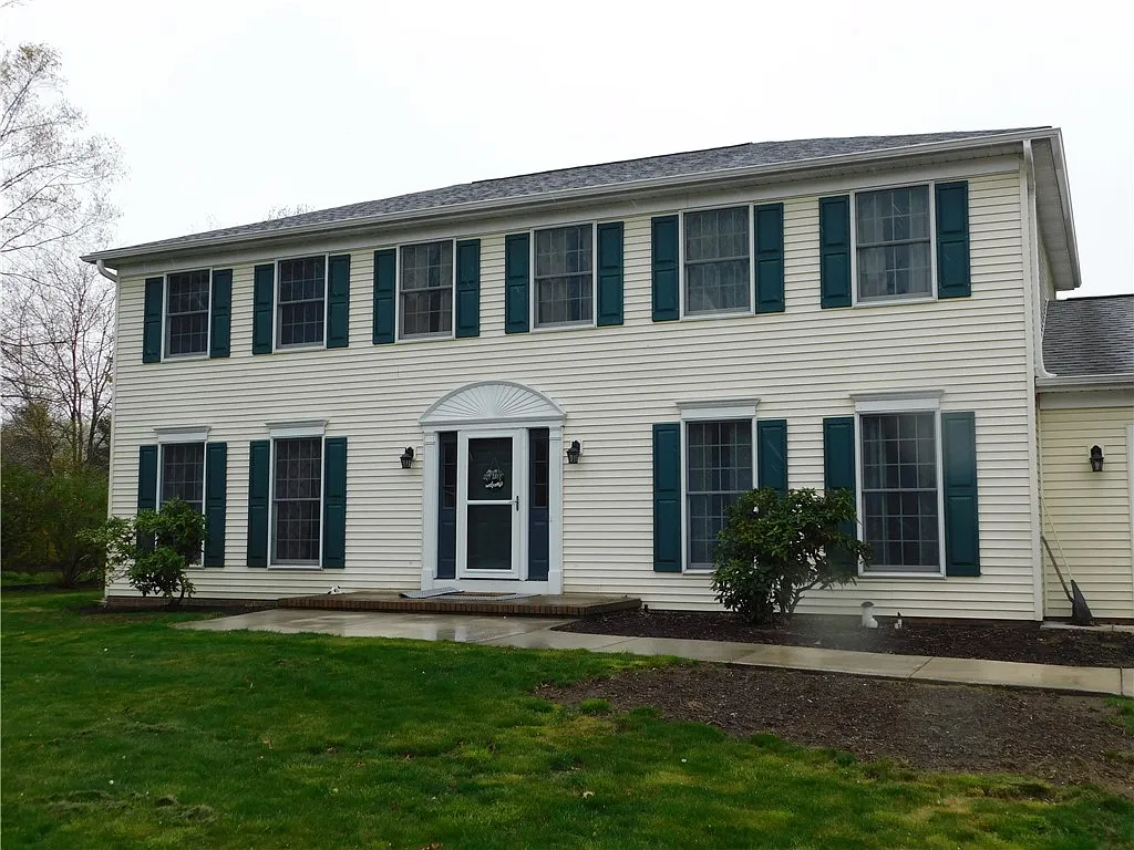 5161 Wolf Run Dr photo 1