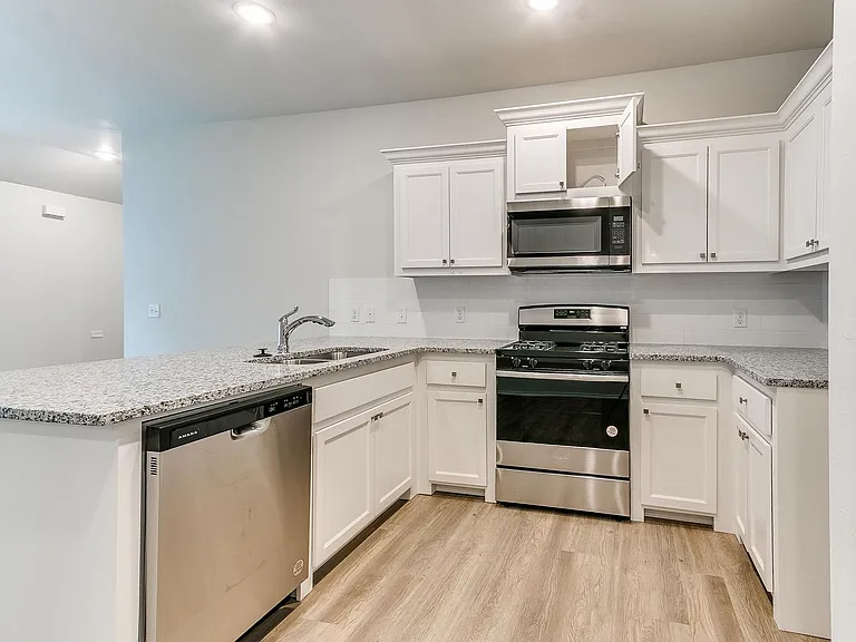 3705 N Divis Ave — Photo 49