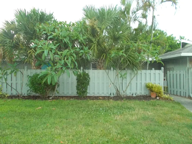 4261 Island Cir #F — Photo 14