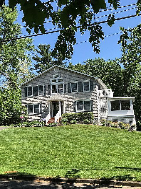 2nd image of 909 Thomas Ave