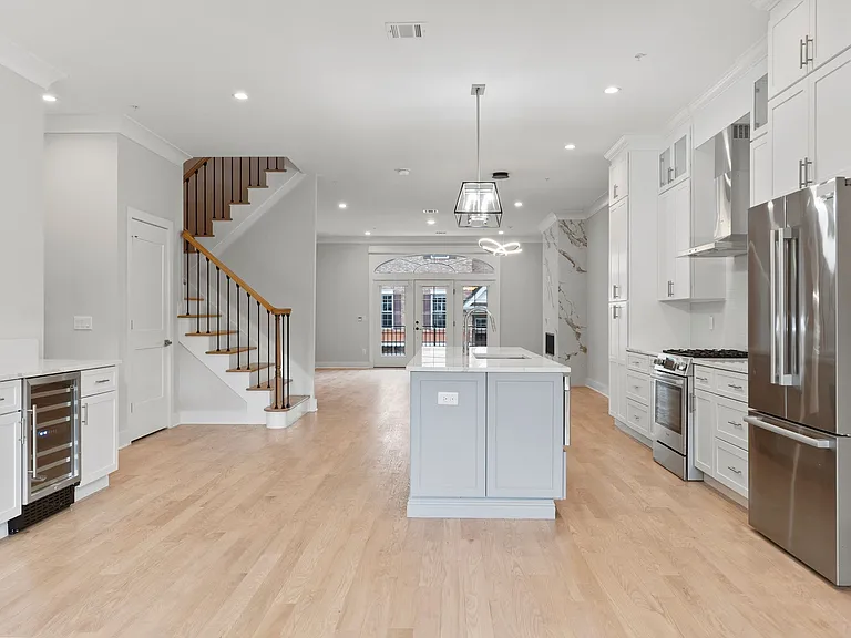 105 Brandon Ct — Photo 31