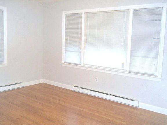 4th image of 112 Henry St