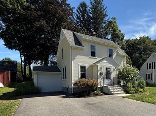 11 Stanley Pl, Agawam, MA 01001