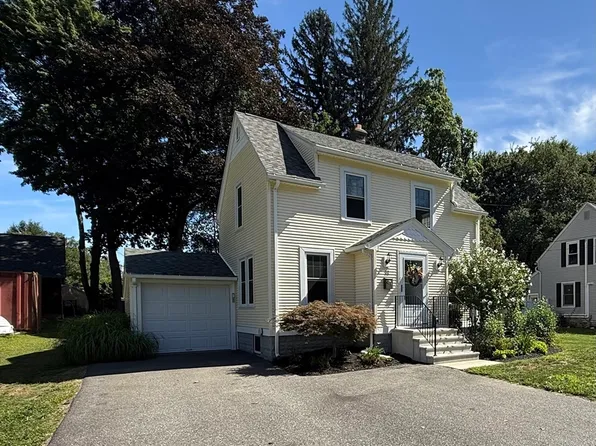 11 Stanley Pl, Agawam, MA 01001