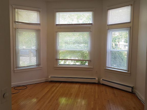 3rd image of 218 Green St APT 1