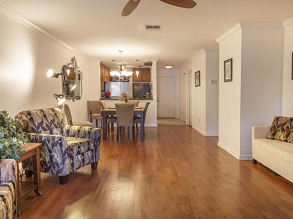 4th image of 9 Arbor Club Dr Unit 103