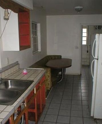 3rd image of 2621 Coral Ave