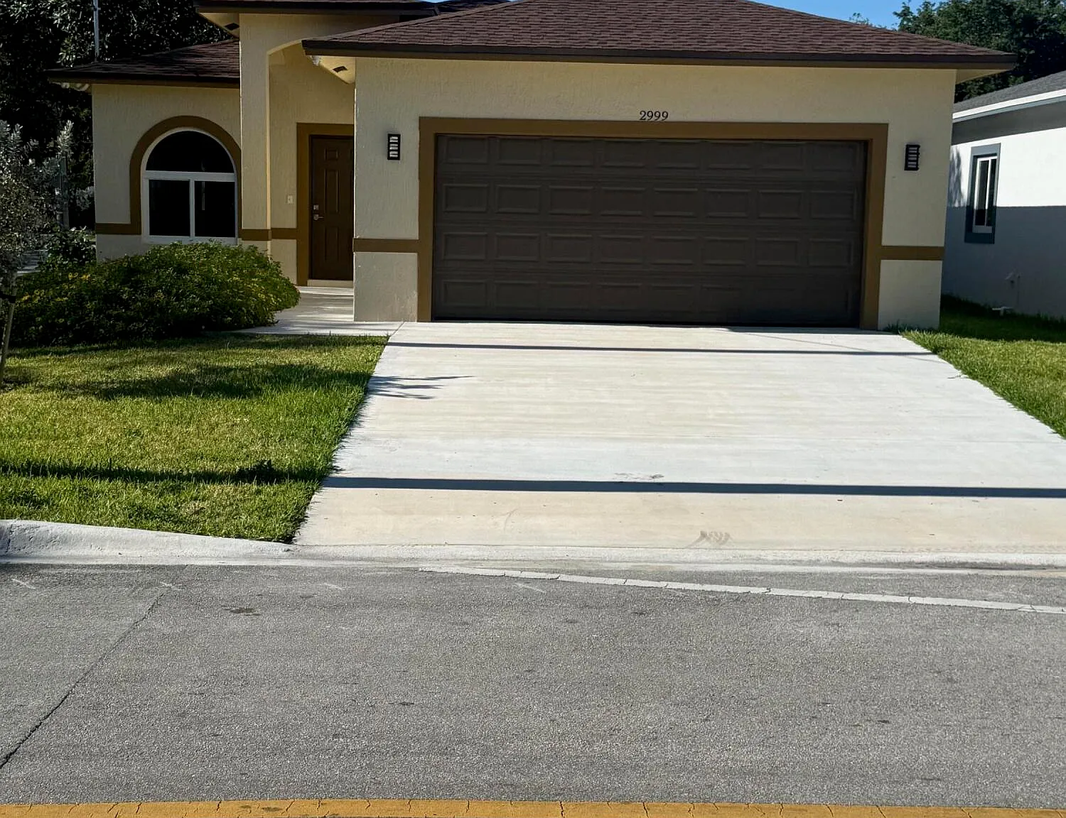 3 bed, 2.0 bath, 1402 sqft, $3,800 — Photo 1