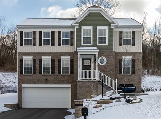 144 Centennial Dr, Carnegie, PA