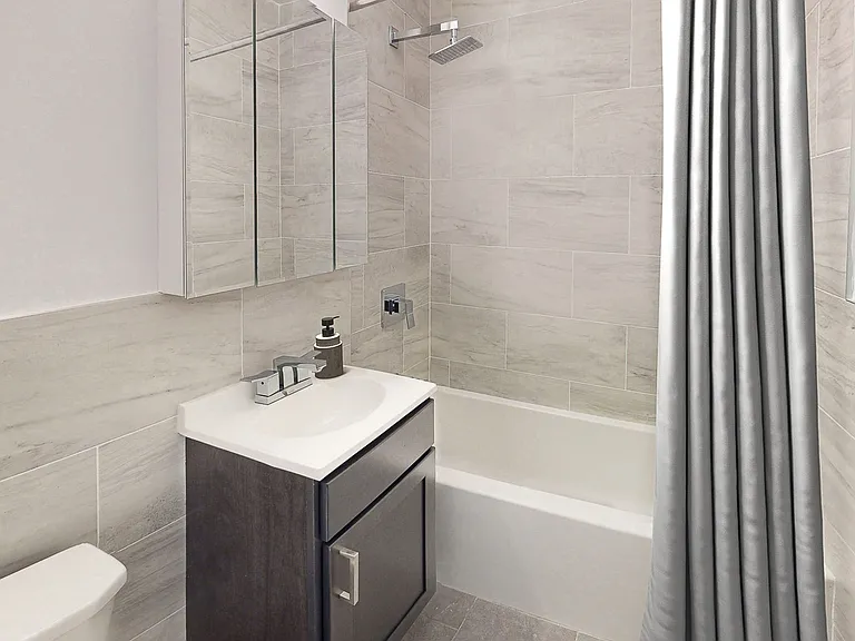 Harbor Terrace Apartments — Photo 11