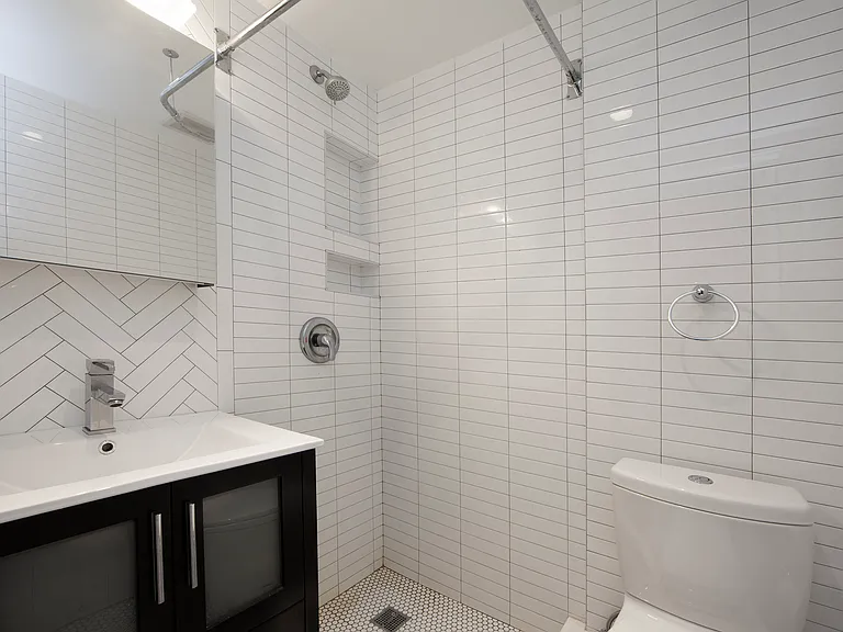 27 Avenue C #R3 — Photo 6