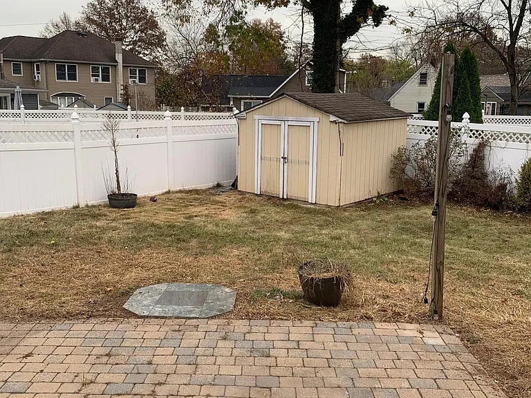 305 West Ln — Photo 5