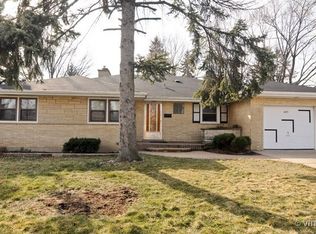 409 E Berkshire Ln, Mount Prospect, IL