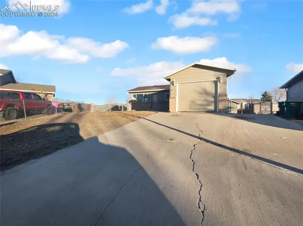 323 Cumming Ave, Fountain, CO 80817