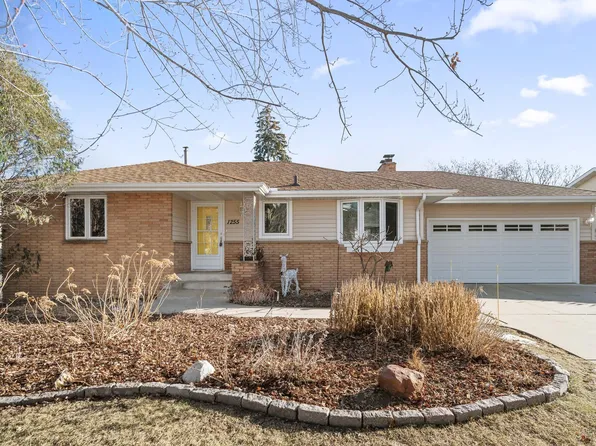 1255 Pike Lake Dr, New Brighton, MN 55112
