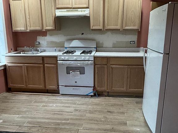 5th image of 2512 S 61st St
