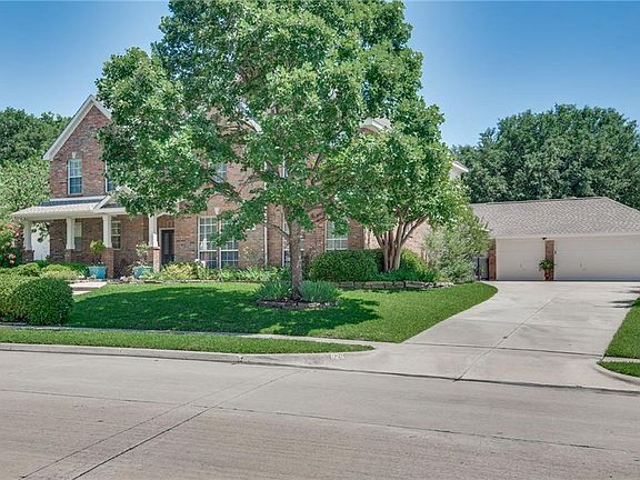 3rd image of 826 Forest Lakes Dr