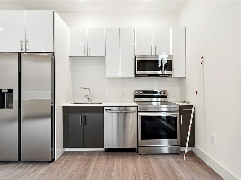 1225 E Fletcher St #103 — Photo 4