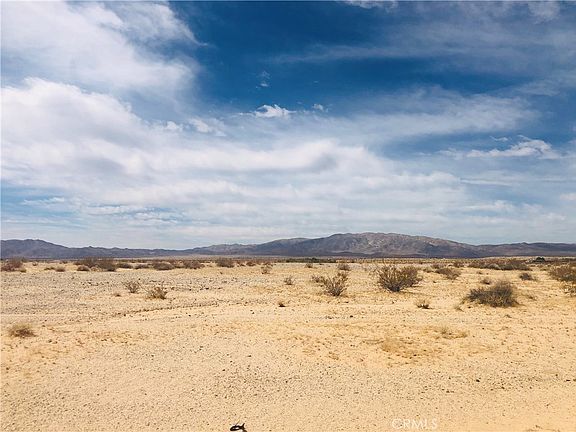 3rd image of 2 Mesa Dr