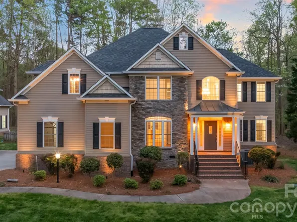 8913 Bayberry Trl, Concord, NC 28027