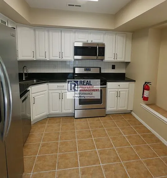 17 Lexington Ct — Photo 11