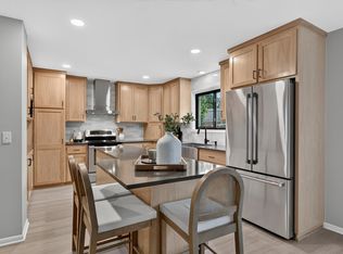 872 Winterberry Ct, Woodbury, MN 55125