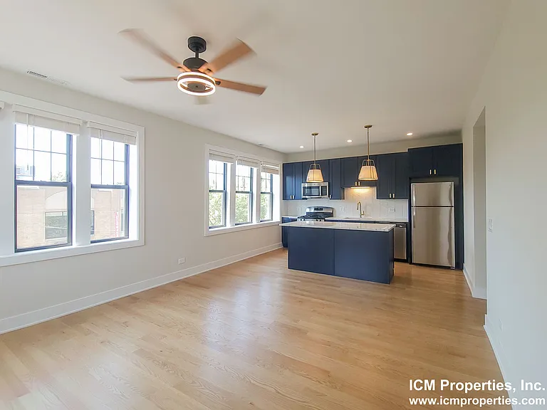 4405 N Seeley Ave #3 — Photo 2