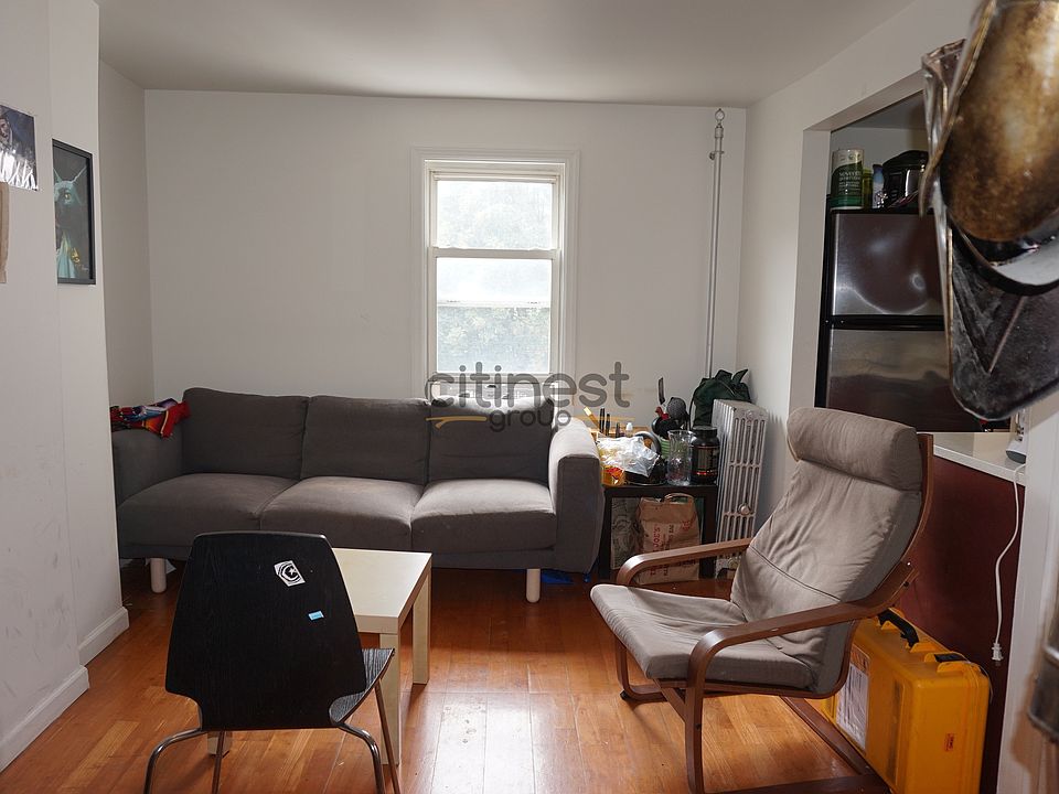1st image of 328 20th St #Two