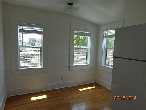 4th image of 353 Pennsylvania Ave #B