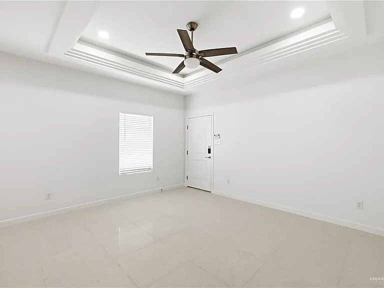 1201 S Waterfall Ave #3 — Photo 4