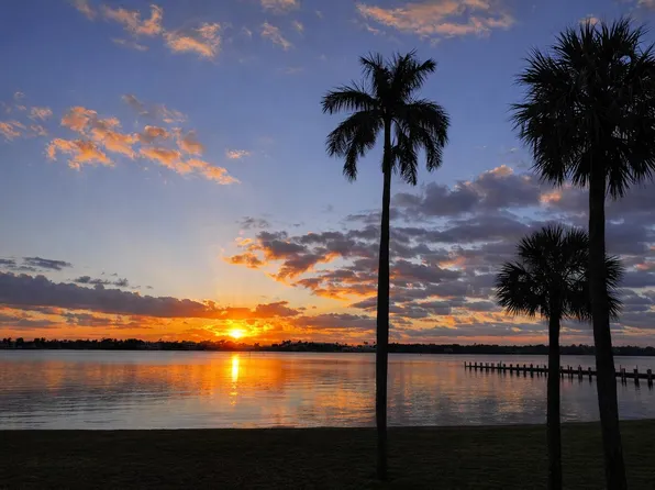 8200 Lakeshore Drive #202, Hypoluxo, FL 33462