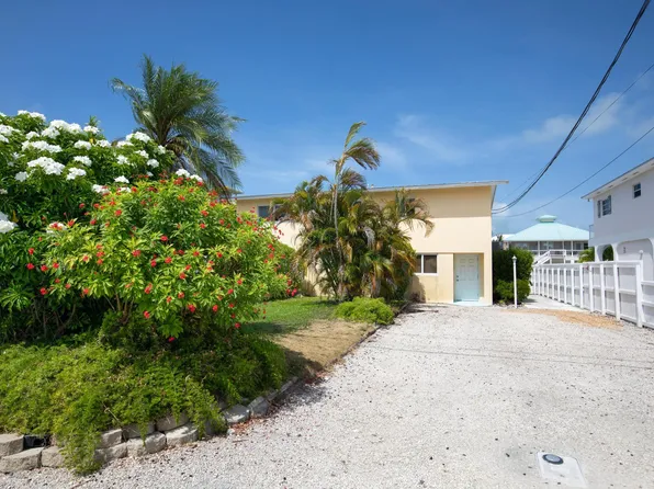 596 W Shore Dr, Summerland Key, FL 33042