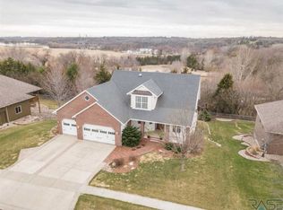 1701 S Parkview Blvd, Brandon, SD 57005