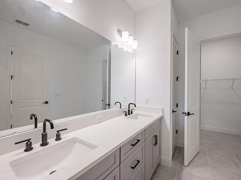 10132 Peebles St — Photo 39