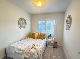 33 Amulet Way, Whitby, ON L1R0R5