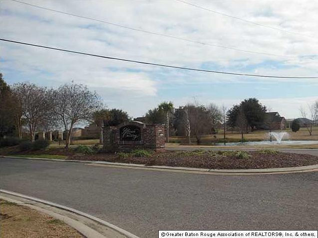 1st image of Coushatta Dr
