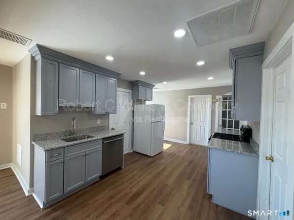 96 Fulton St, New Britain, CT 06051