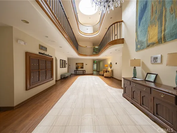 6242 Riviera Cir, Long Beach, CA 90815