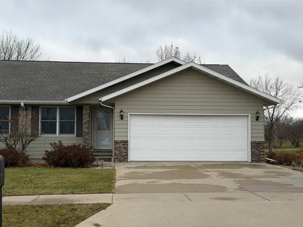 505 Golf View Dr, Sibley, IA 51249
