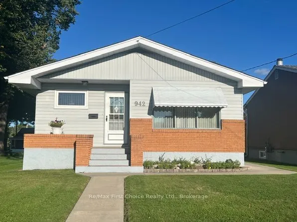 942 Crowe Ave, Fort Frances, ON P9A 2L9