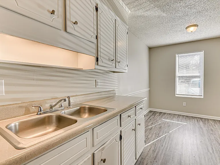 170 Chalet North Ct — Photo 4