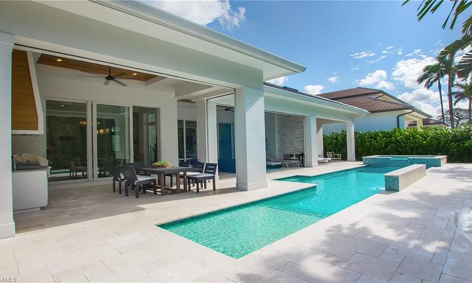 700 Wedge Dr