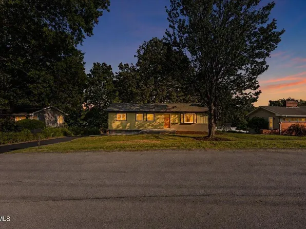 301 Carolyn Cir, Bristol, TN 37620
